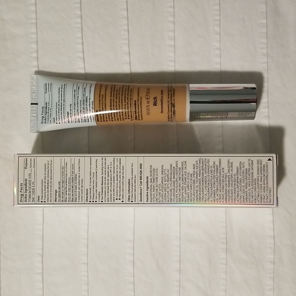 Makeup - Picture 2 of 3